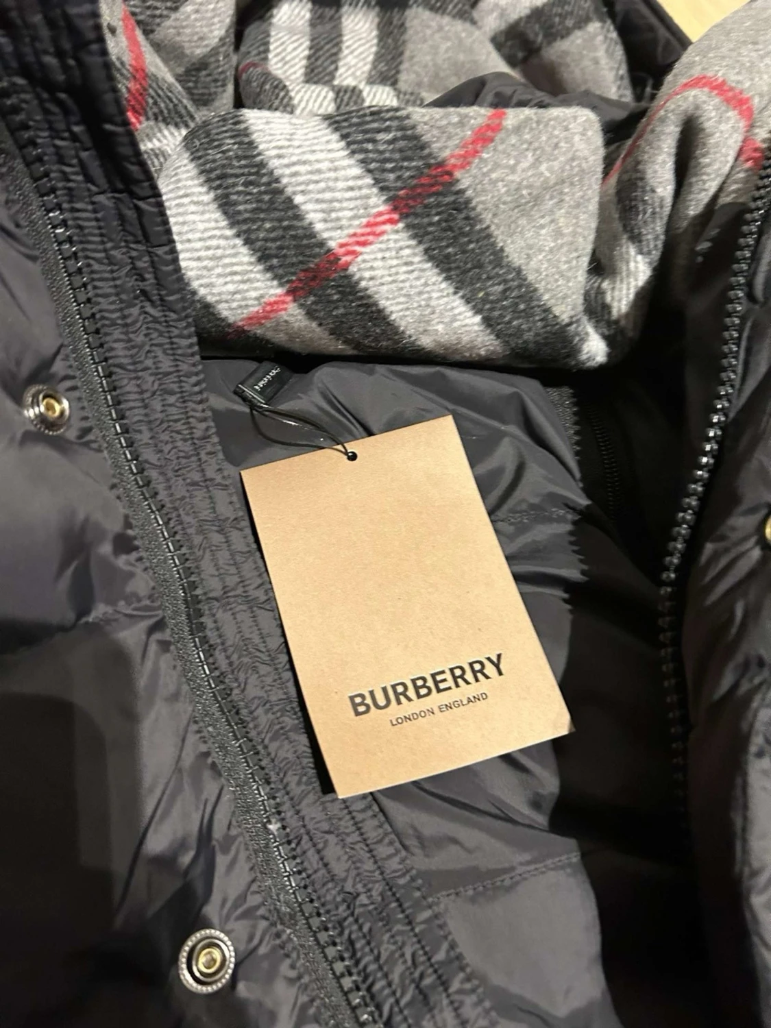 Svart pufferjacka från Burberry - 1