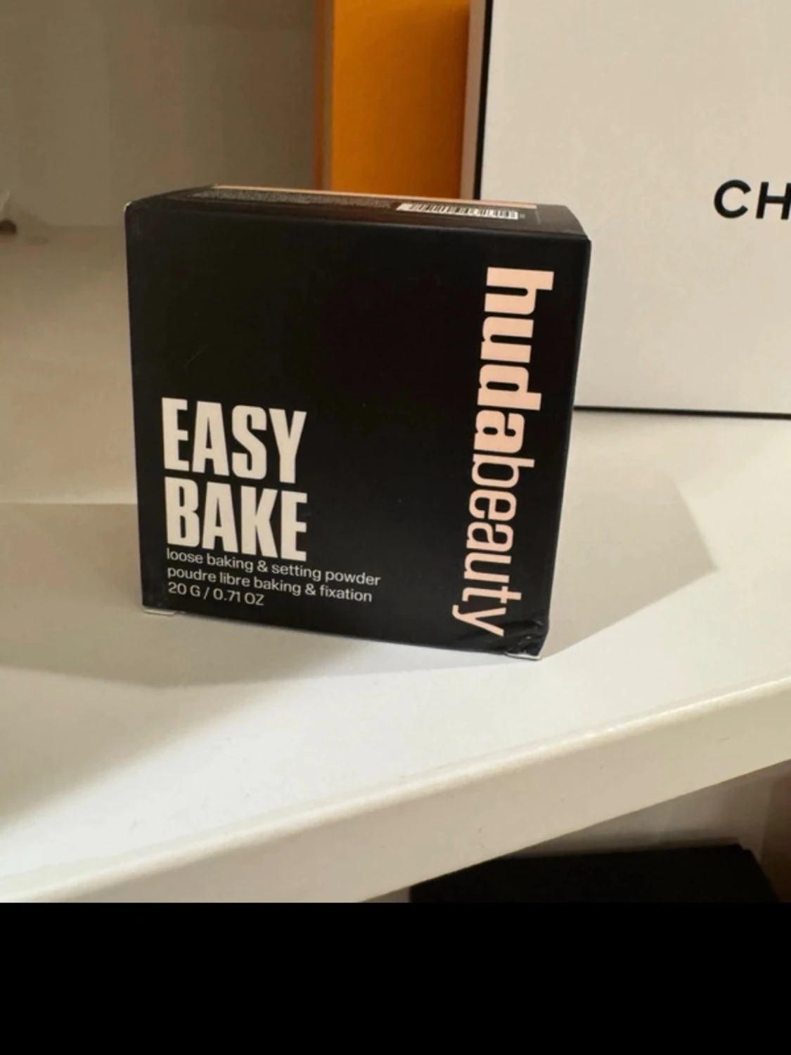 Huda Beauty Easy Bake Cupcake puder