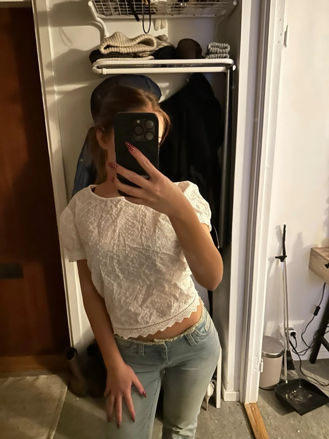 Vit spetsblus med kort ärm