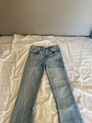 Levi's 726 Flare ljusblå jeans - Snygga ljusblåa flare jeans 