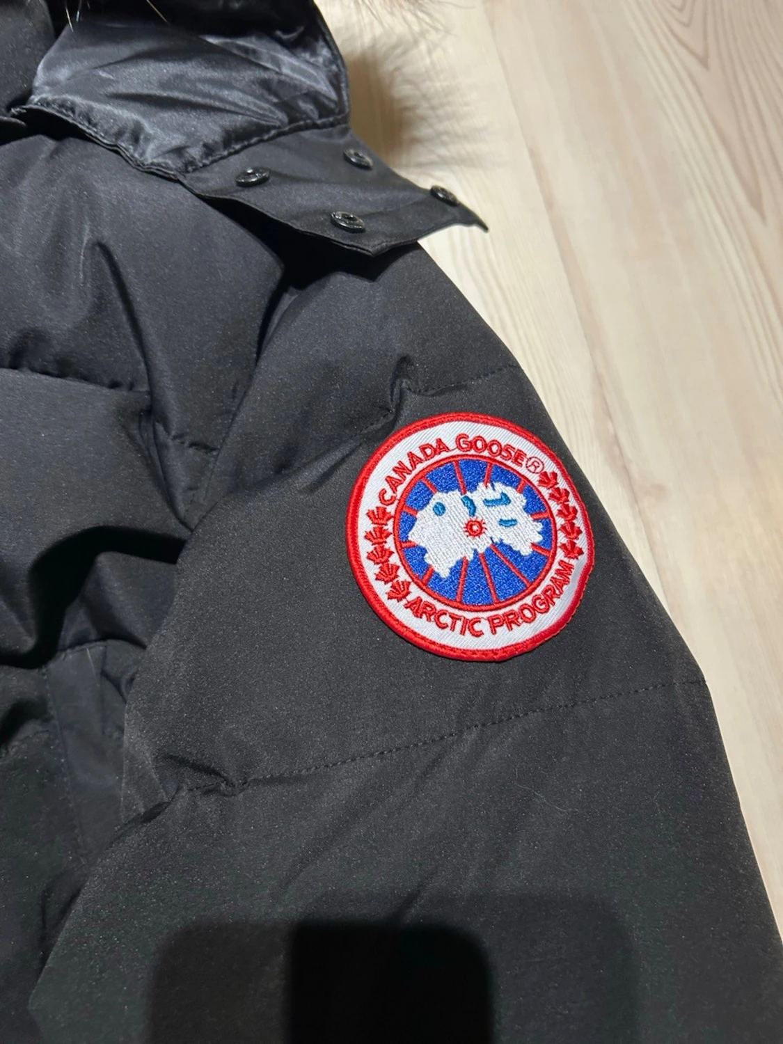 Svart jacka / Canada Goose- storlek: M - 3