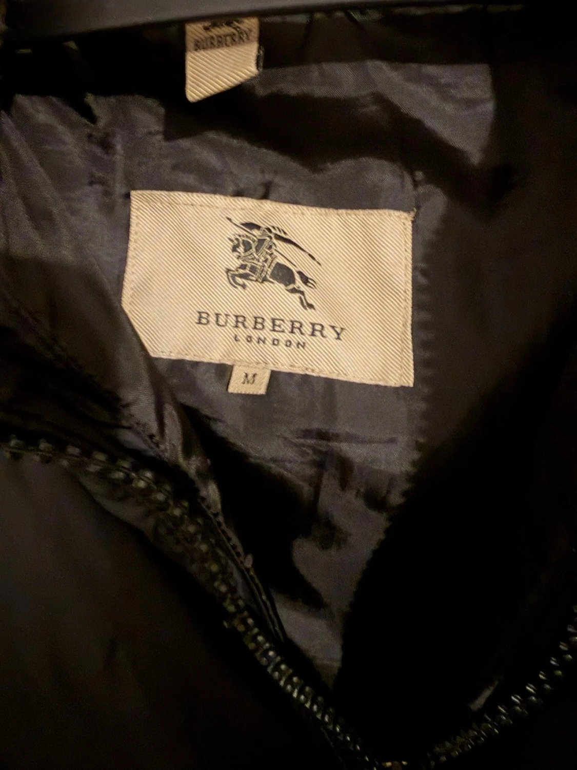 Svart pufferjacka från Burberry  - 2