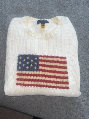 Vit stickad tröja Polo Ralph Lauren - Säljer denna super fina tröjan från Ralph lauren ❤️skriv vid frågor.