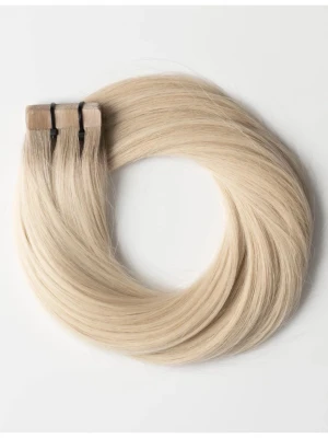 Tape extensions  - Helt nya tape extensions med äkta löshår! Endast isatta inför ett bröllop så hade i dom ca en vecka. Så fortfarande superfin kvalite och självklart rengjorda. Det är 150g 50cm, ett paket mix root blonde och två paket ash light blonde! Räckte till mig som förlängning som har väldigt tjockt hår!