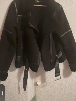 Jacka  - Jacka från Zara mycket bra skick  