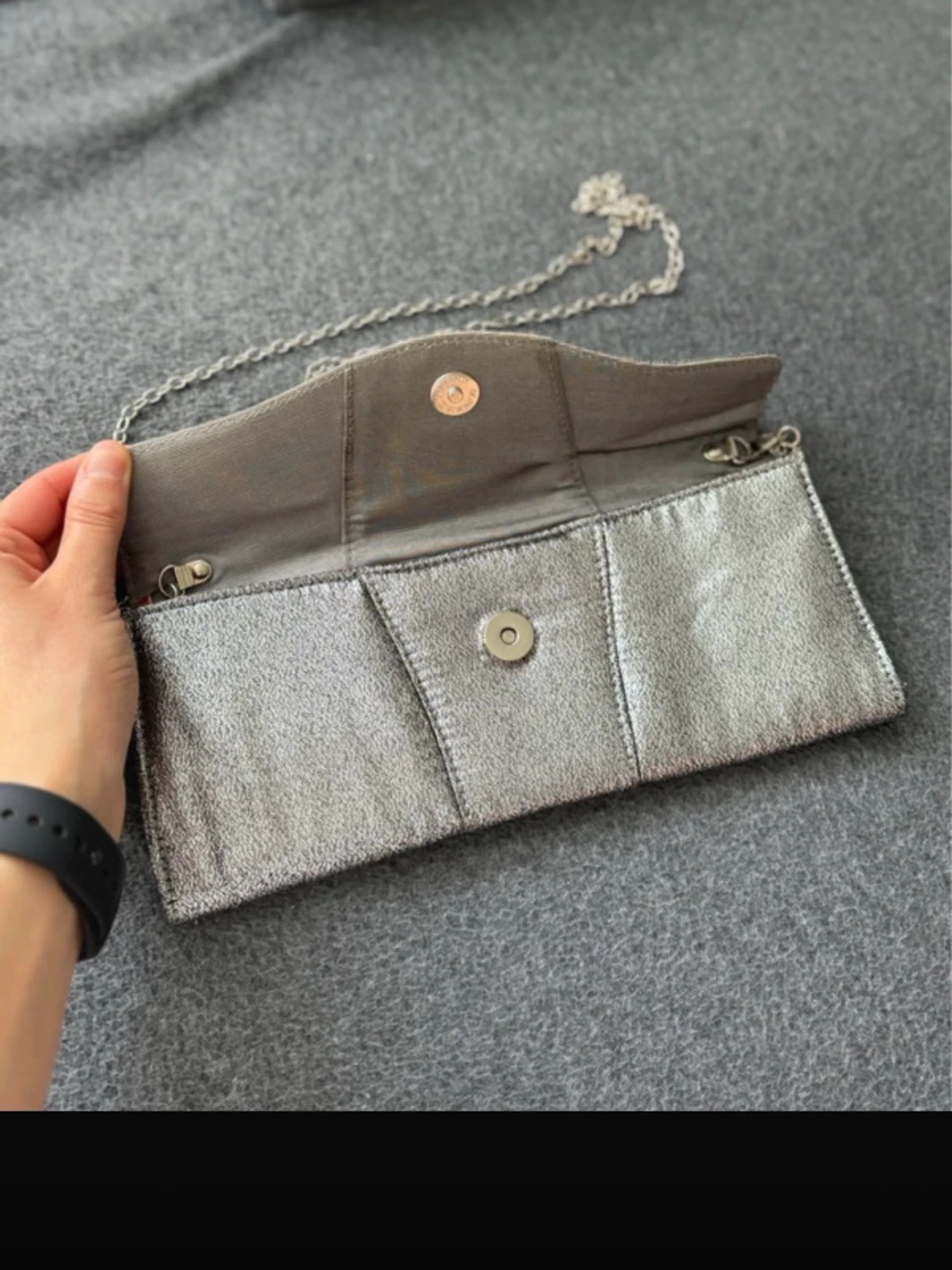 Silvrig kuvertväska med kedja från dipp - 1