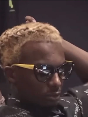 Versace shades - Vercase shades som king vamp aka baby boi aka mr anti himself PLAYBOI CARTI. De var hans favorit shades under wlr v1 eran han hade dem överallt jag menar det. Jag letar efter seriösa pris eller seriösa trades. (KVITTO)