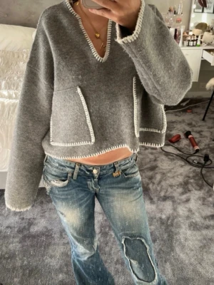 Grå tröja  - Jätte fin grå tröja från Zara i storlek xs! Slut online (första bilden är inte min) 