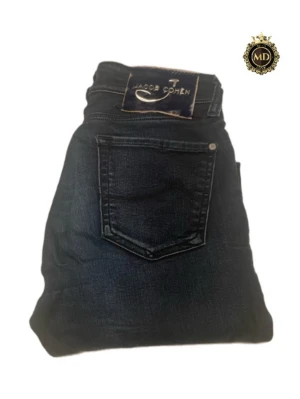 Jacob Cohen jeans  - Jacob Cohen jeans | färg: mörkblå | storlek: 26 | nypris ca 5000 | Skirv vid frågor | mvh MD closet⚜️
