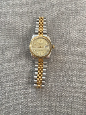 Rollex klocka - Säljer denna mollex klocka som är i super bra kvalitet för frågor är det bara att höra av sig