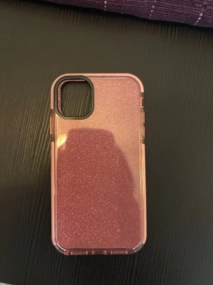 iPhone 11 skal - Rosa glittrigt 