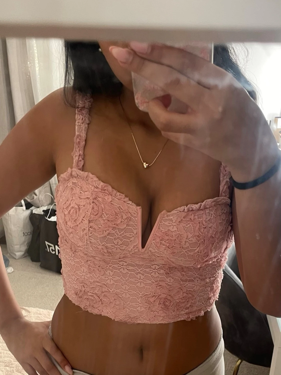 Rosa spetskorsett med v-ringning - 1