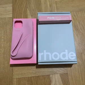 Rhode telefon skal st 12 Pro rosa - Helt ny aldrig använd.                                                                           Inget är öppnat. Pris går att diskutera 😁