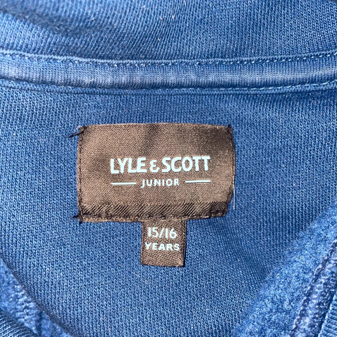 Blå hoodie från Lyle & Scott Junior - 2
