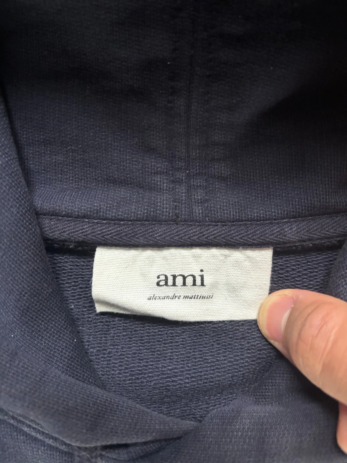 Mörkblå hoodie från Ami Paris - 2