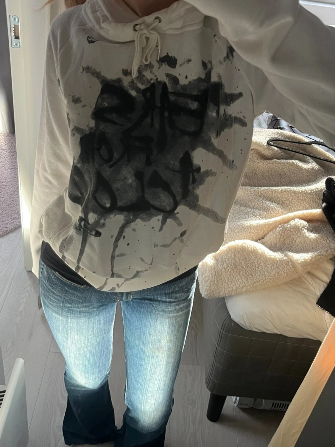 Vit Diesel hoodie med svart graffiti-tryck - 2