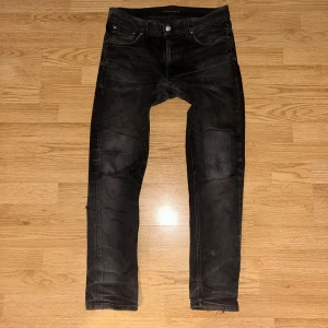 Nudie Jeans  - Ett par schyssta Lean Dean Jeans i storlek W31 L31 grymt skönt passform med en fin fade knappt använda. Hör av dig vid intresse MVH