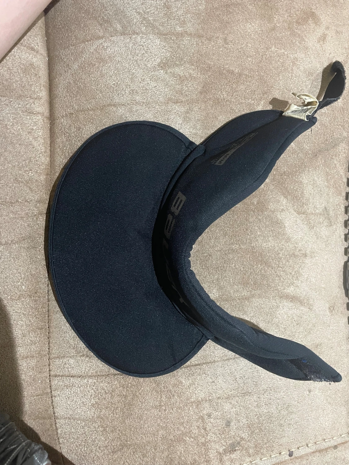 Svart hockeyhalskydd från Bauer - 1