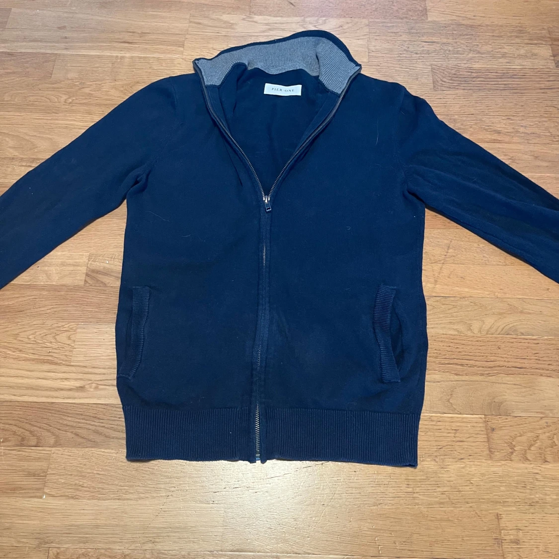 Mörkblå ziptröja från Pier One - 2