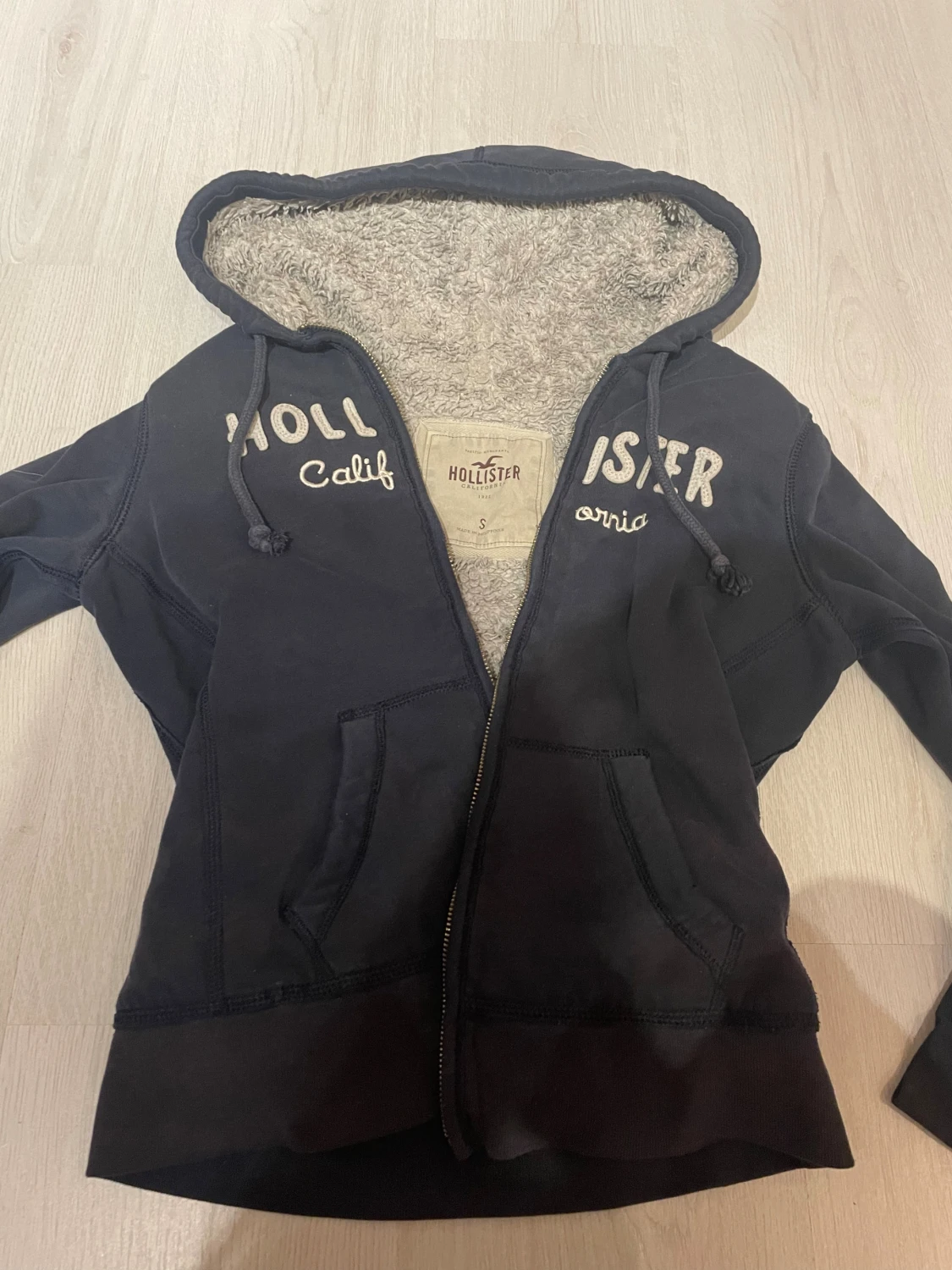 Hollister zip hoodie