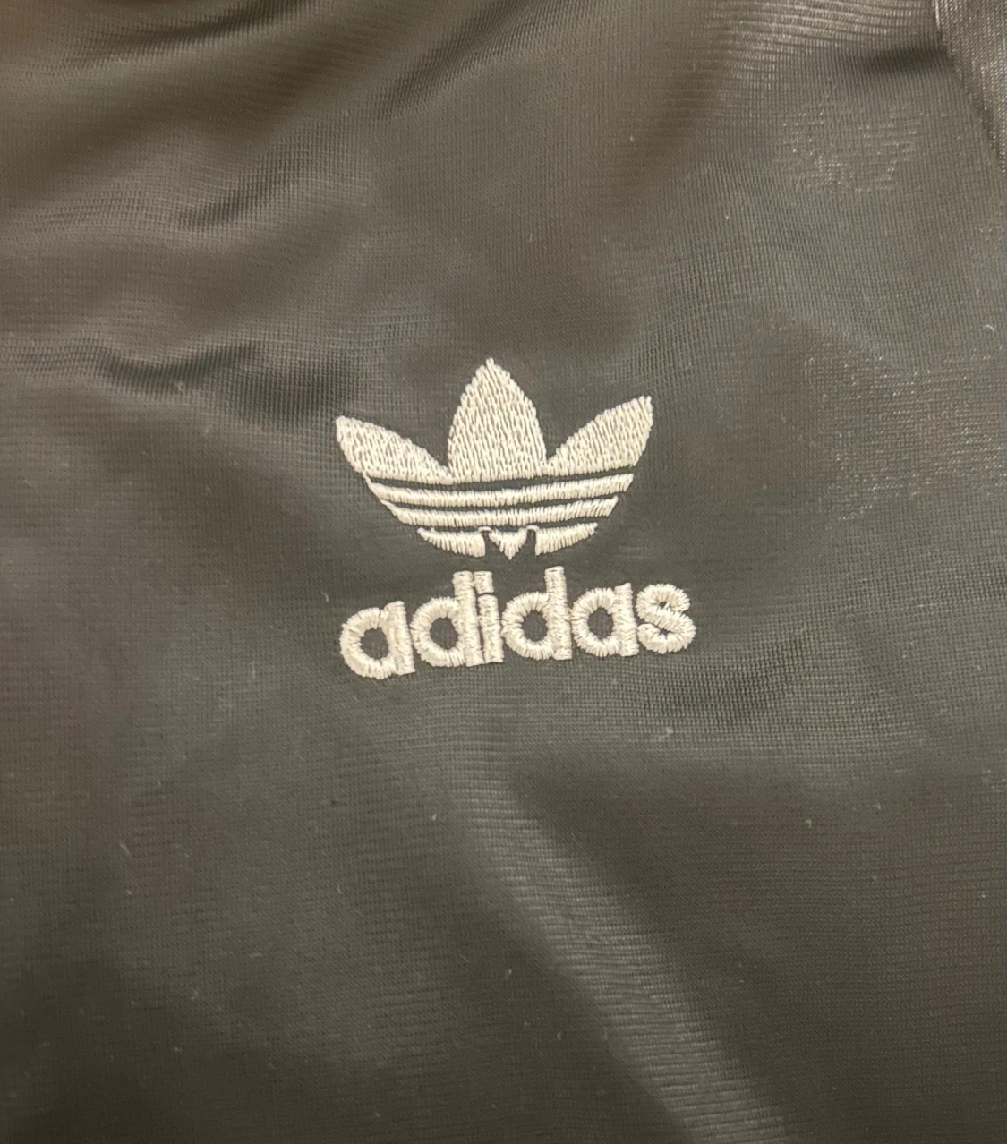 Svart Adidas vindjacka med vita ränder - 2