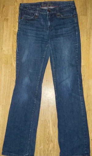 Jeans  - Jeans från Esprit. Fint skick. Stl den M.