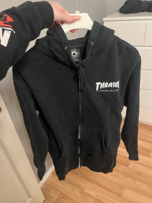 Thrasher zip hoodie  - Snygg, fint skick