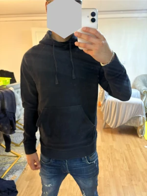 Fillipa k hoodie - Skön fillipa k hoodie i storlek xs. Kom med frågor och bud😁