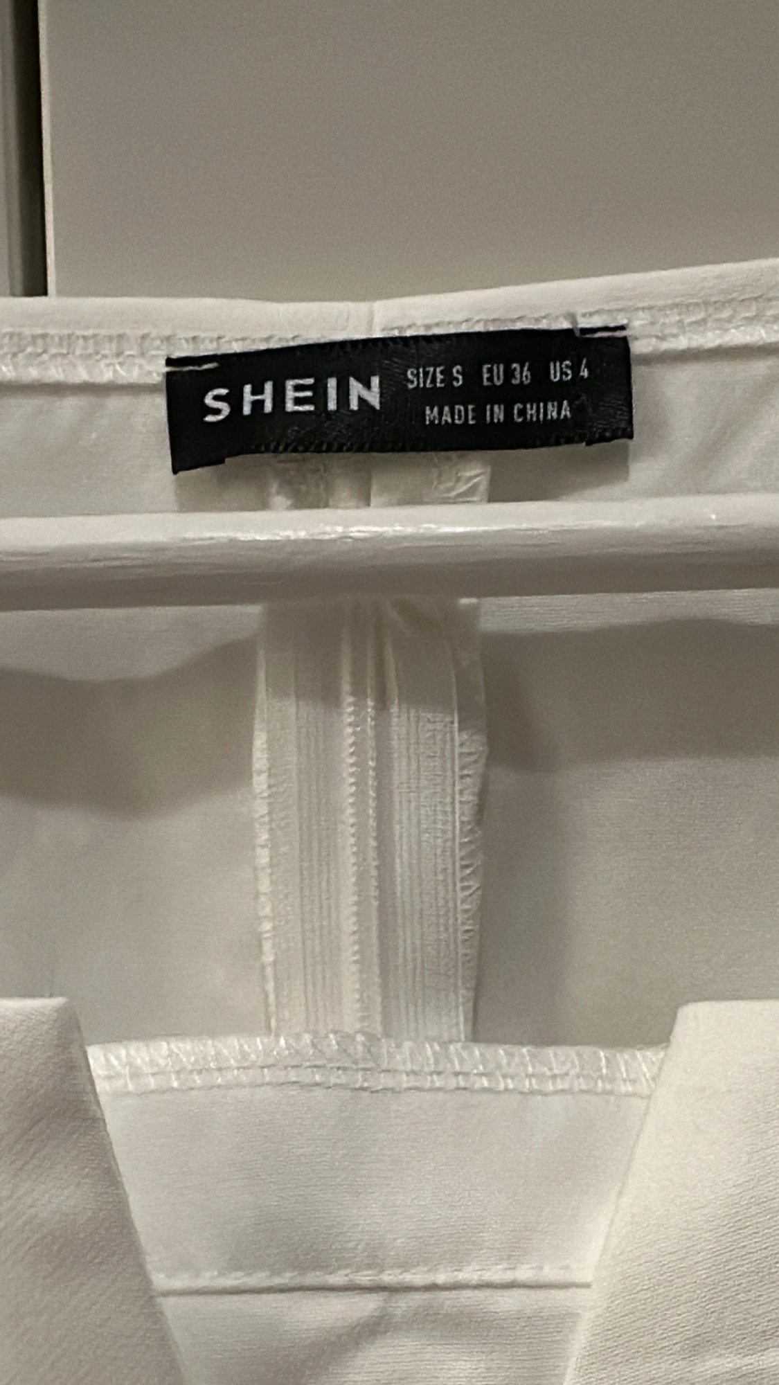 Vit croppad blus från SHEIN - 2