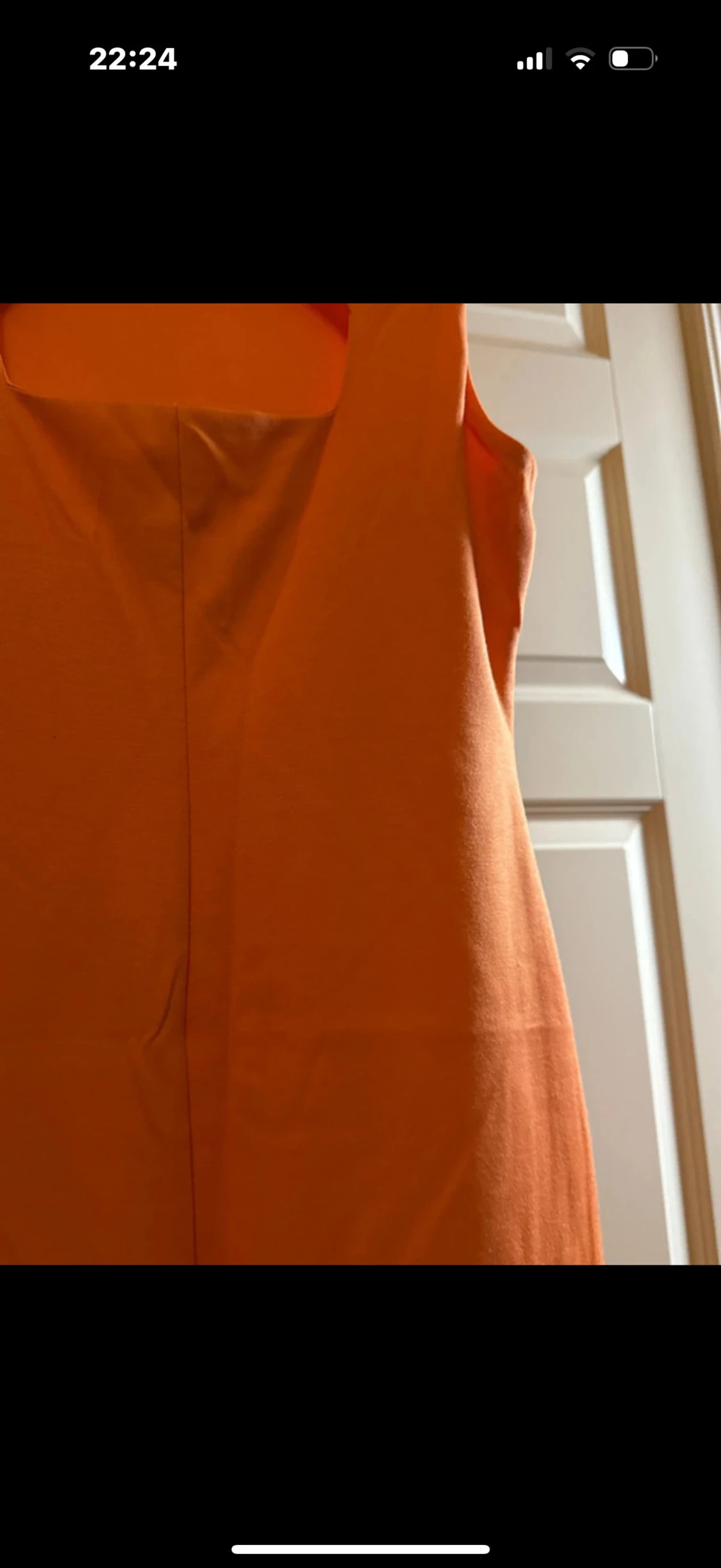 Orange ärmlös klänning med öppen rygg - 2