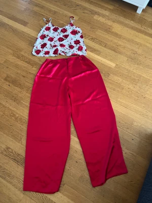 Byxor och topp st /M - Bra skick 