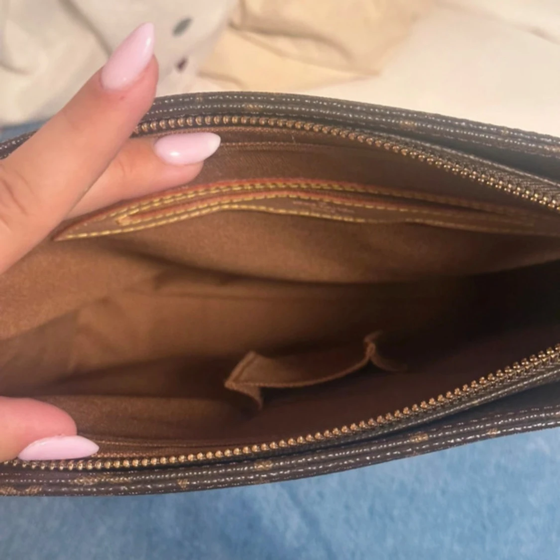 Axelväska med monogram mönster  - 2