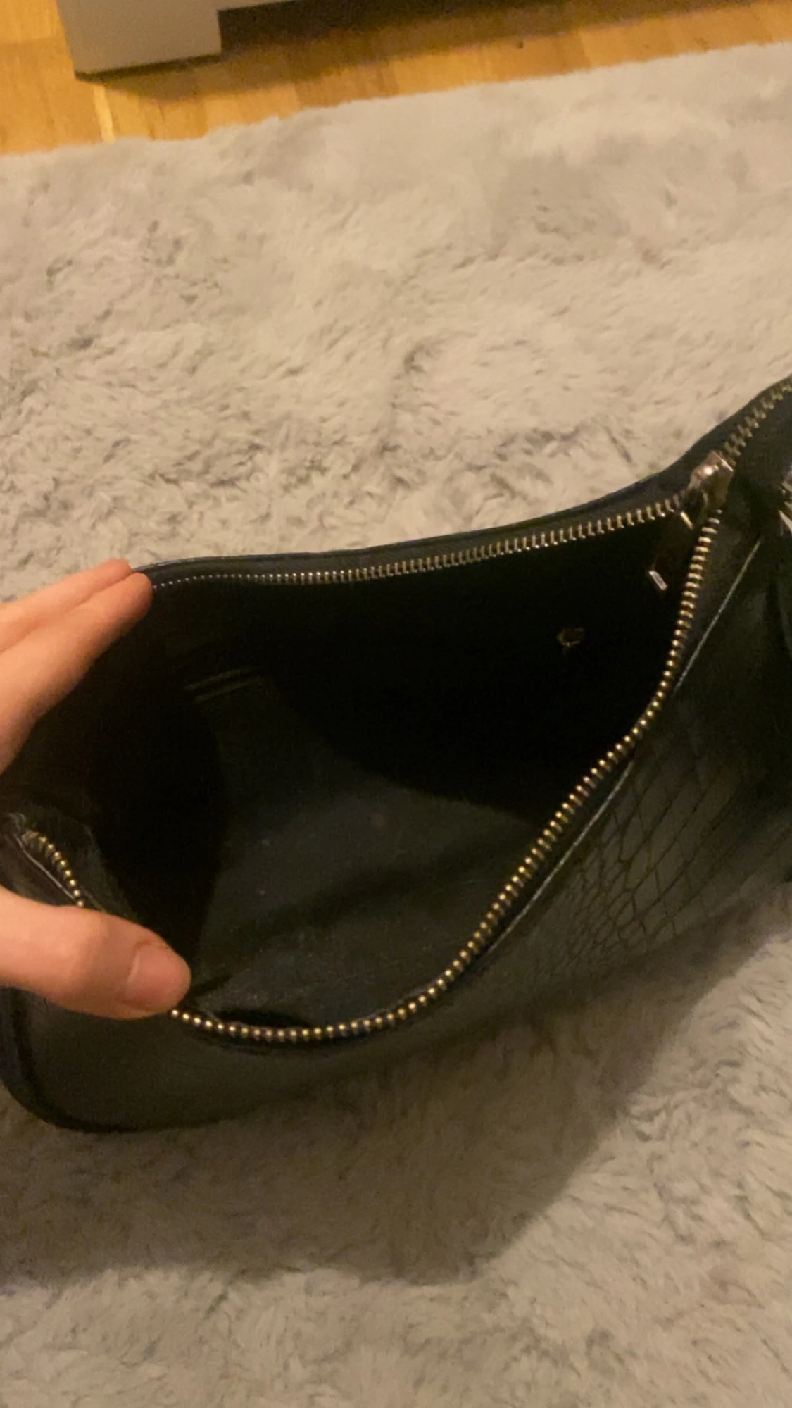 Axelväska i skinn - 1