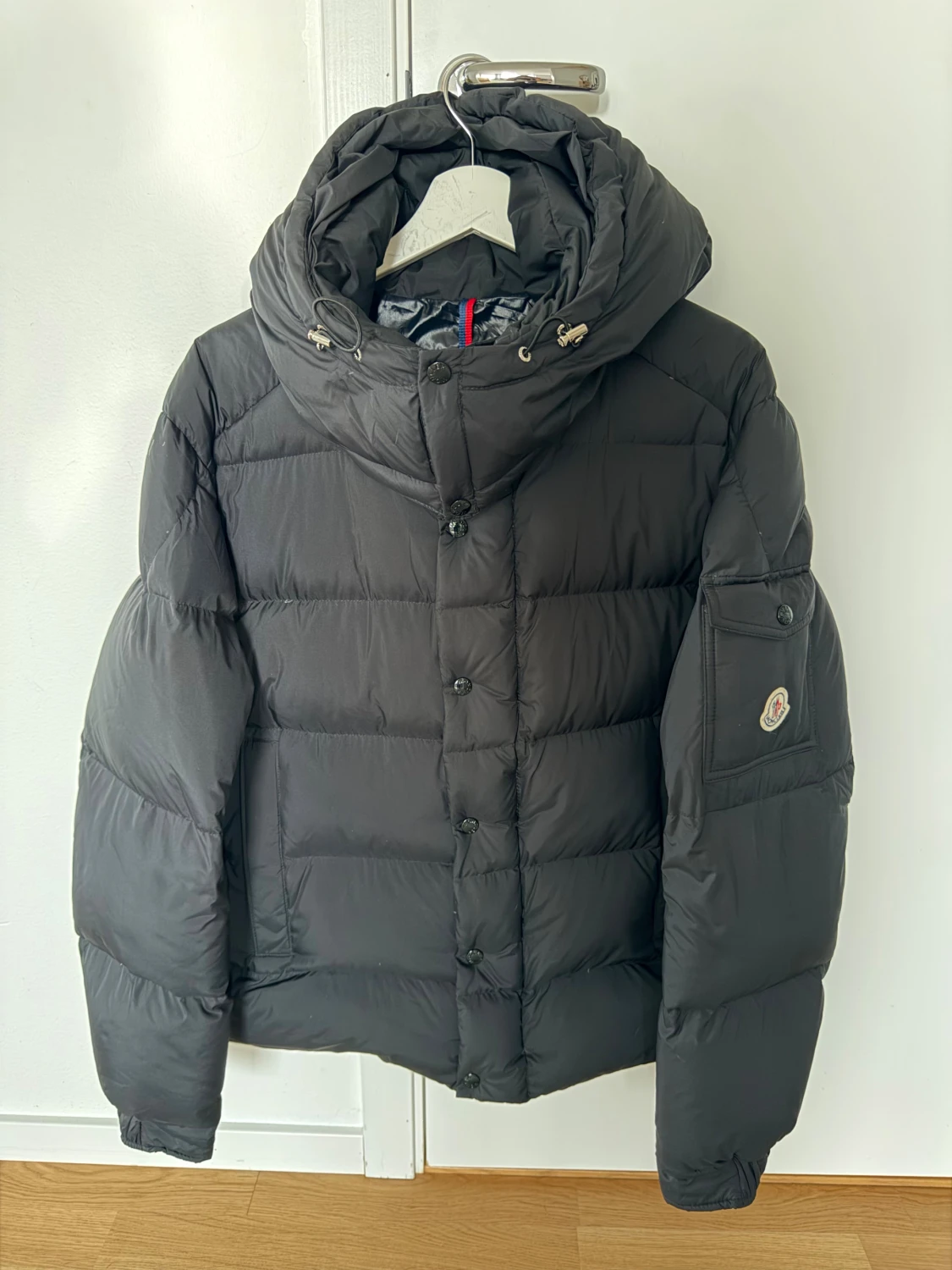 Svart Moncler dunjacka ”Hely ny!” - 1