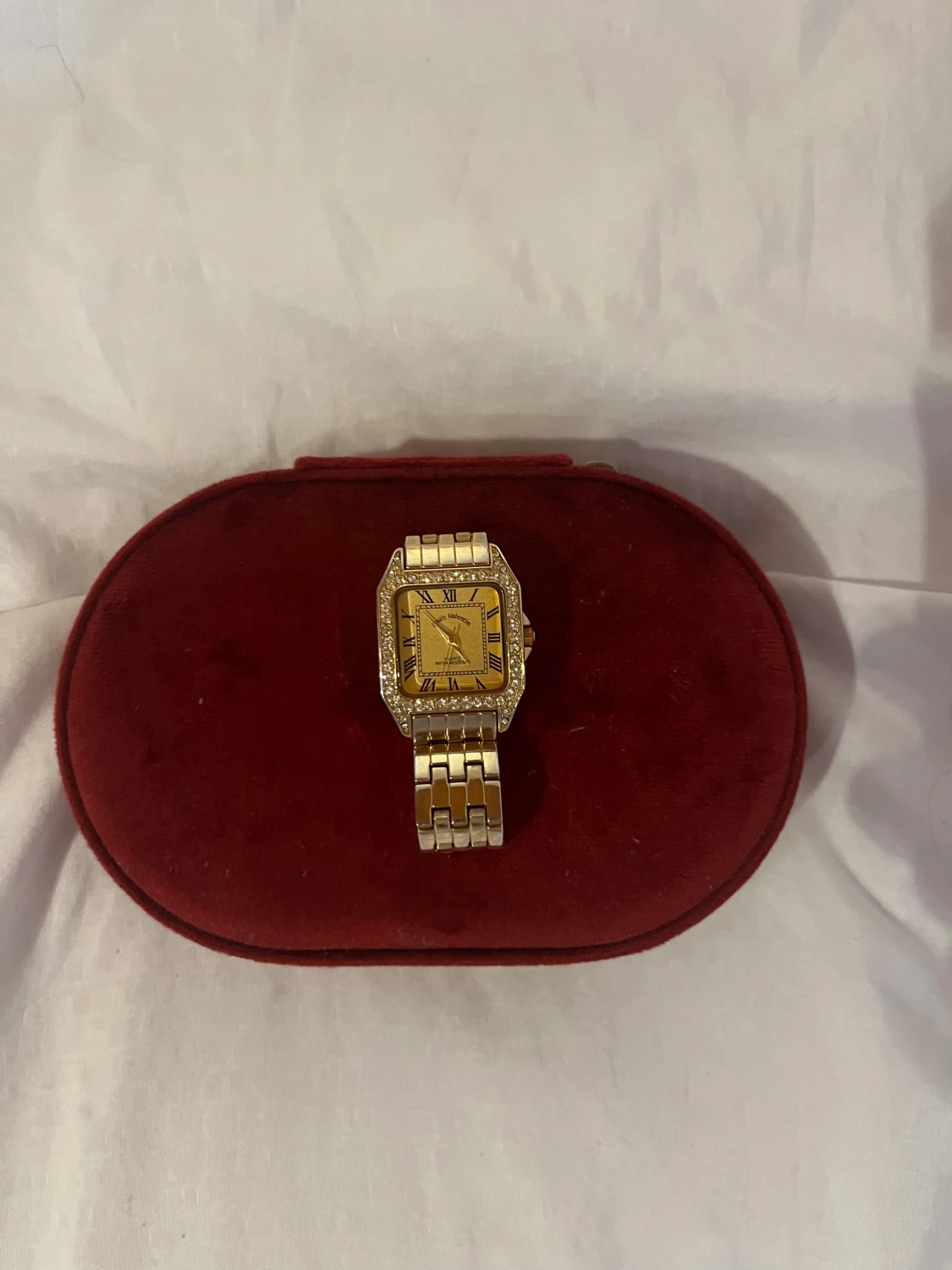 Guldfärgad fyrkantig klocka med stenar - 1