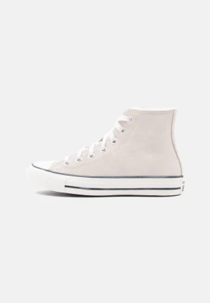 Beige Converse sneakers - Höga Beigea Converse sneakers i storlek 40 i mycket bra skick