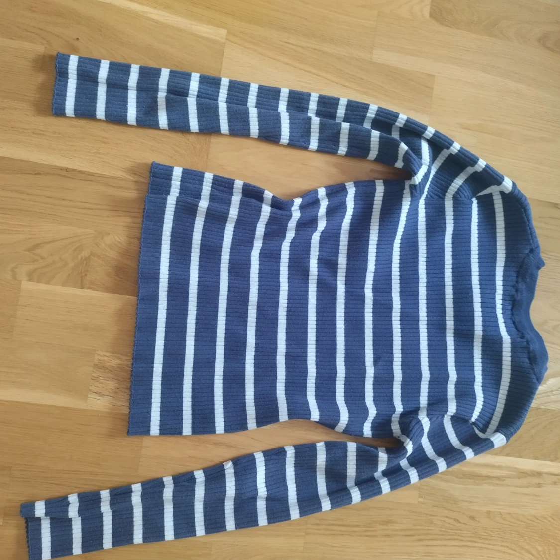 Blåvit randig tröja från 157 - 1