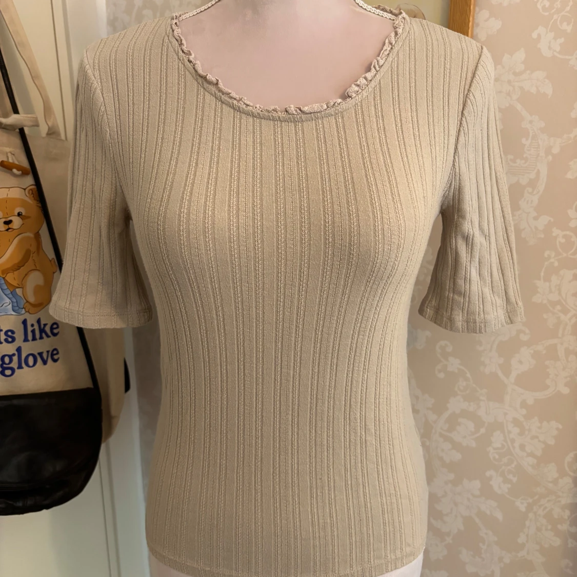 Beige ribbad topp Holly & Whyte