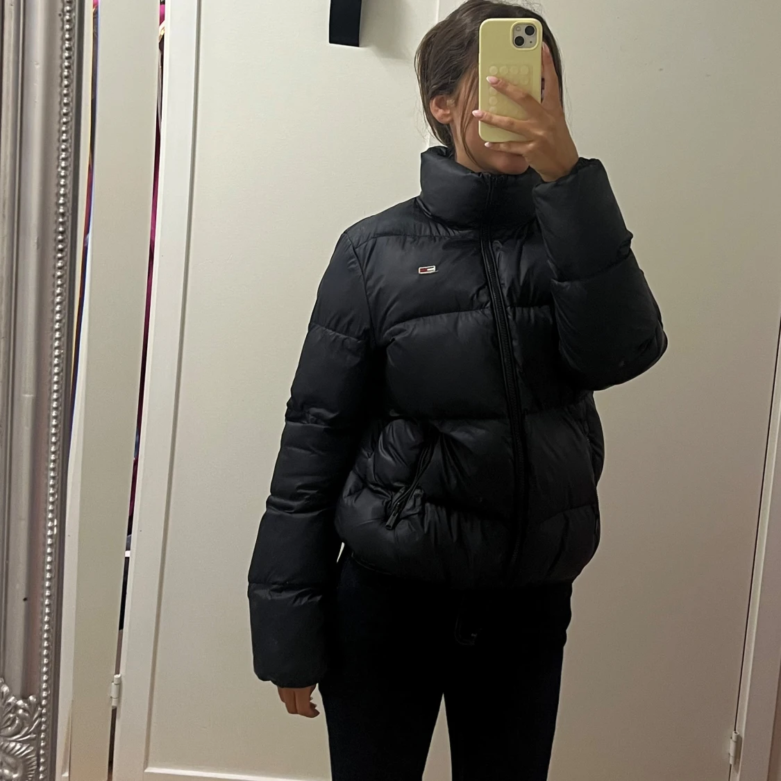 Svart pufferjacka från Tommy Hilfiger - 2