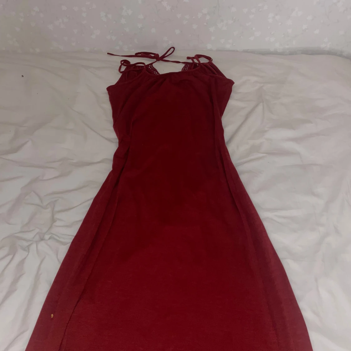 Röd långklänning med snörning - 1