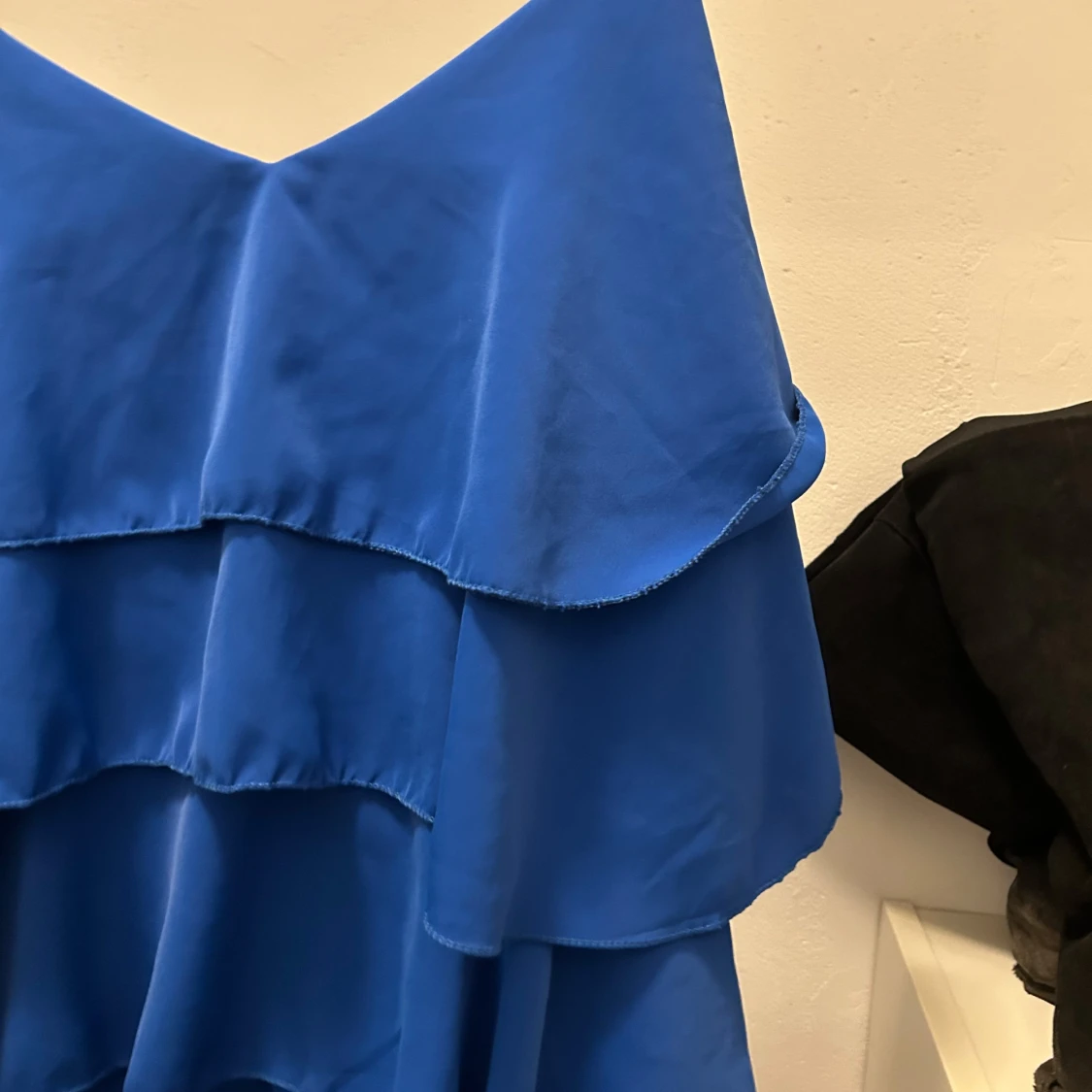 Blå volangklänning Zebra a Pua - 1