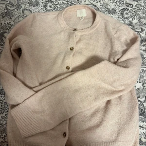 Rosa kofta  - Rosa kofta från HM . I ganska bra skick!