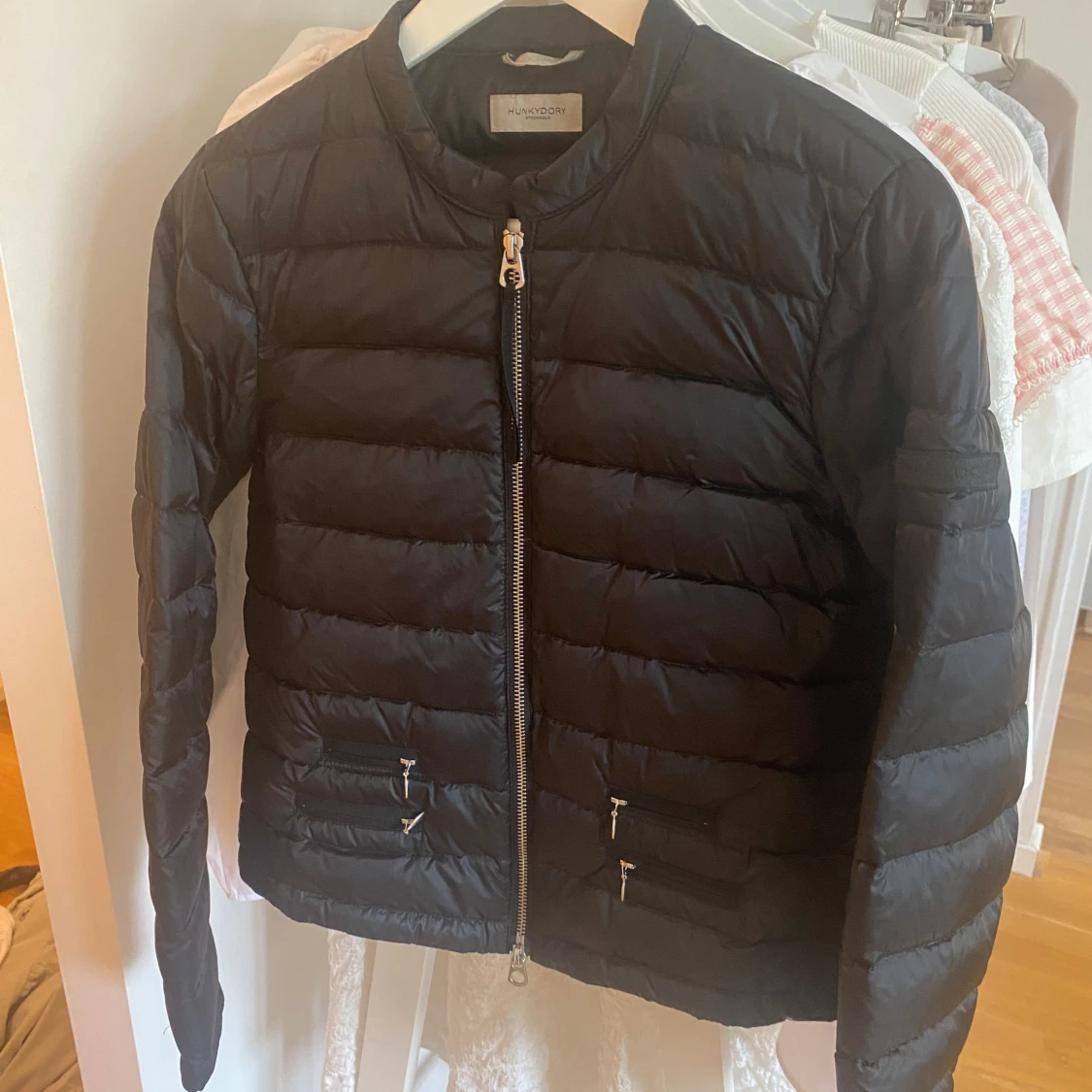 Svart dunjacka från Hunkydory - 1