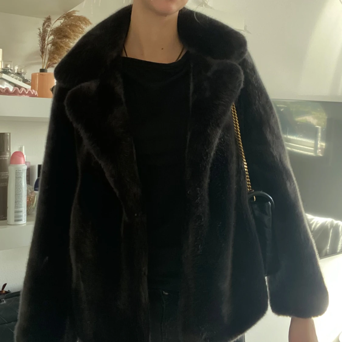 Svart pälsjacka  - 1