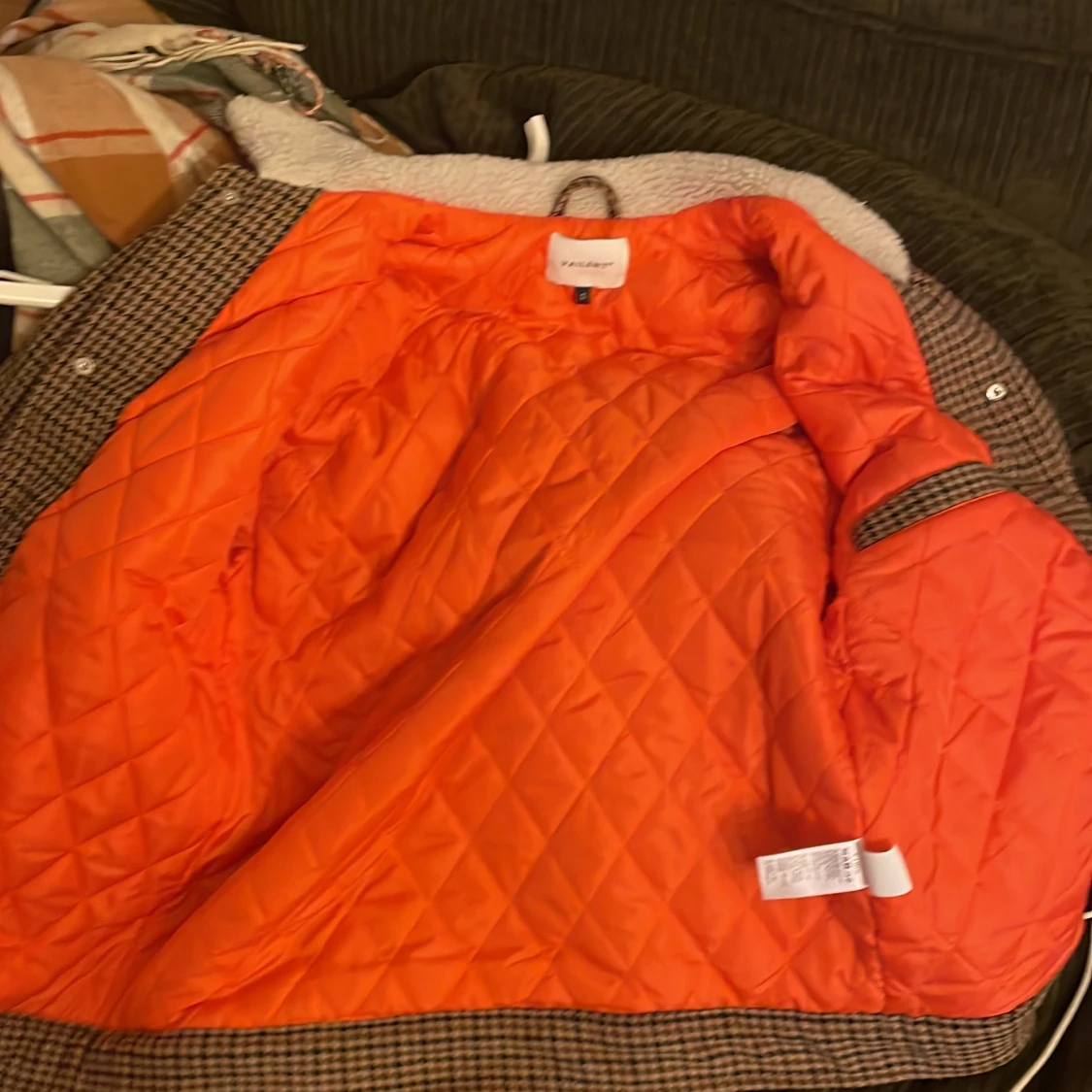 Rutig jacka från Filippa K med teddykrage - 2