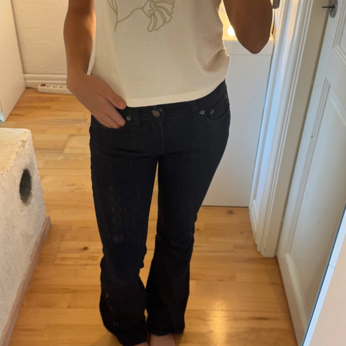 Mörkblå bootcut jeans från Zara