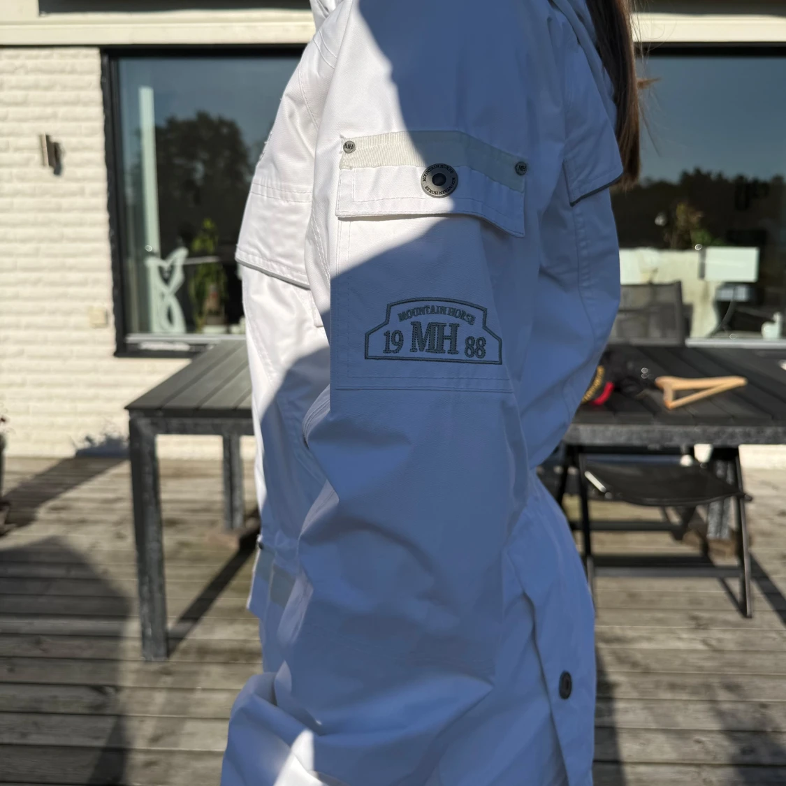 Vit vindjacka från Mountain Horse XS - 1