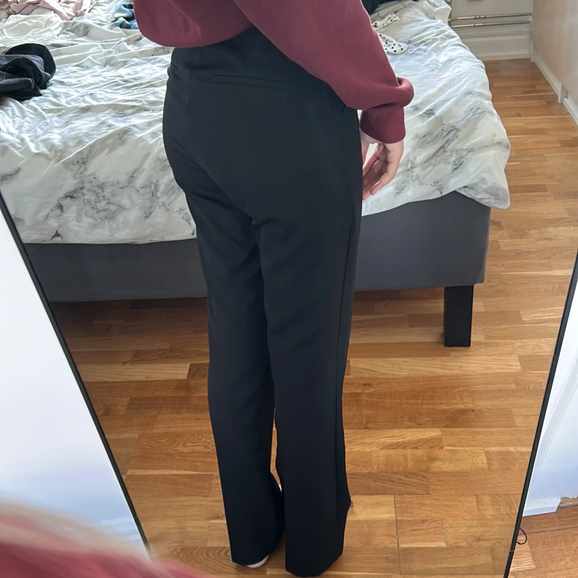 Svarta kostymbyxor från Bik Bok - 1