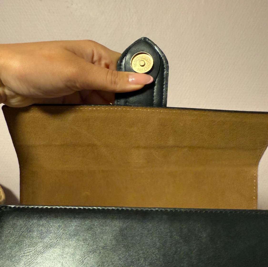 Svart handväska från JAQ i skinn - 2