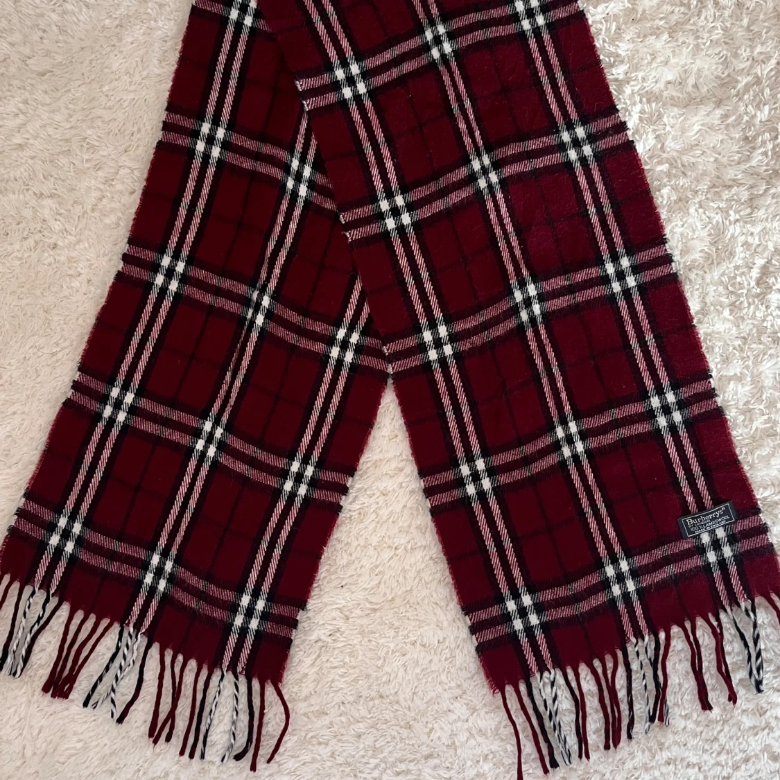 Rutig vinröd halsduk från Burberrys - 3